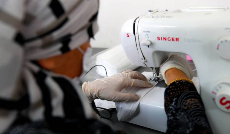 Mersinli Gönüllü Kadınlar Maske Üretiyor