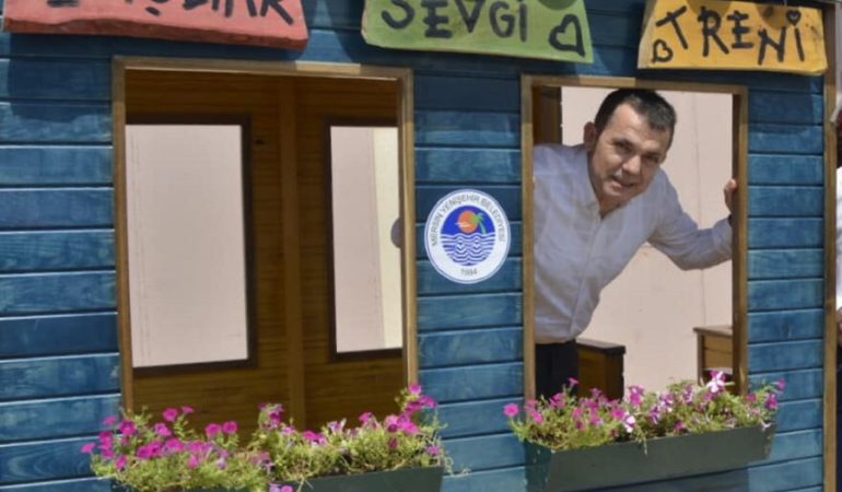 Yenişehir Kent Mobilyaları İle Güzelleşiyor