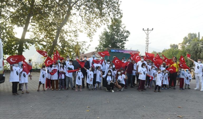 Yenişehir sokaklarında Cumhuriyet coşkusu