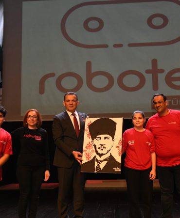 Yenişehir Belediyesi 8 ilden 500 öğrenciyi robot yarışmasında buluşturdu (7)